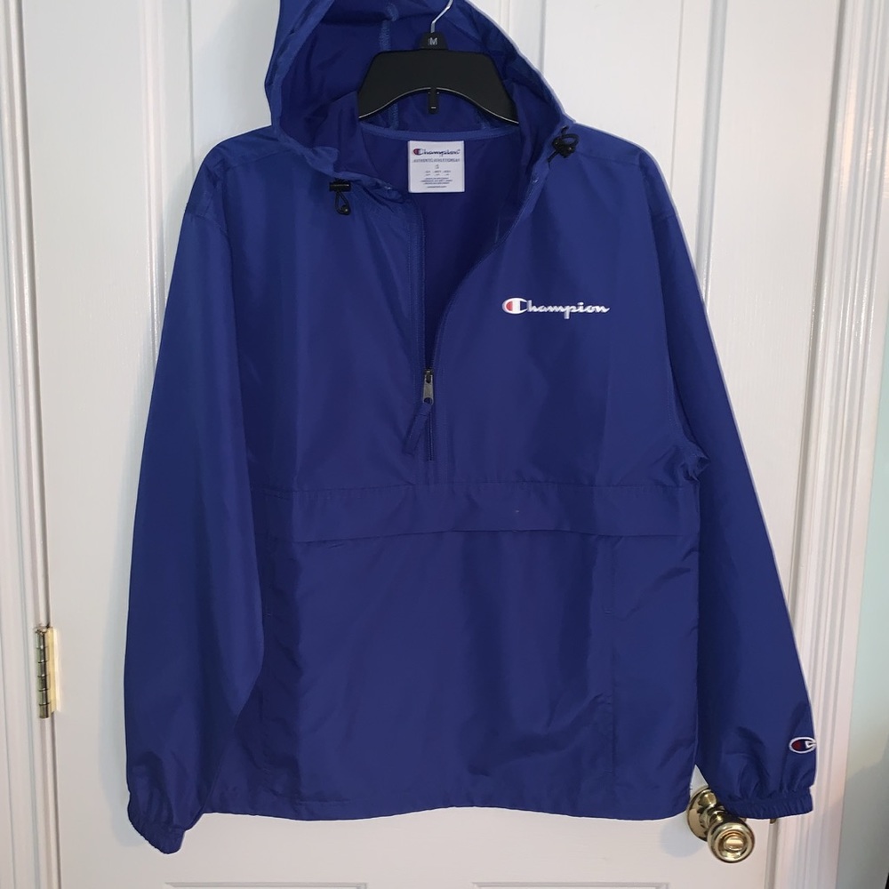 CHAMPION LIKE NEW WINDBREAKER